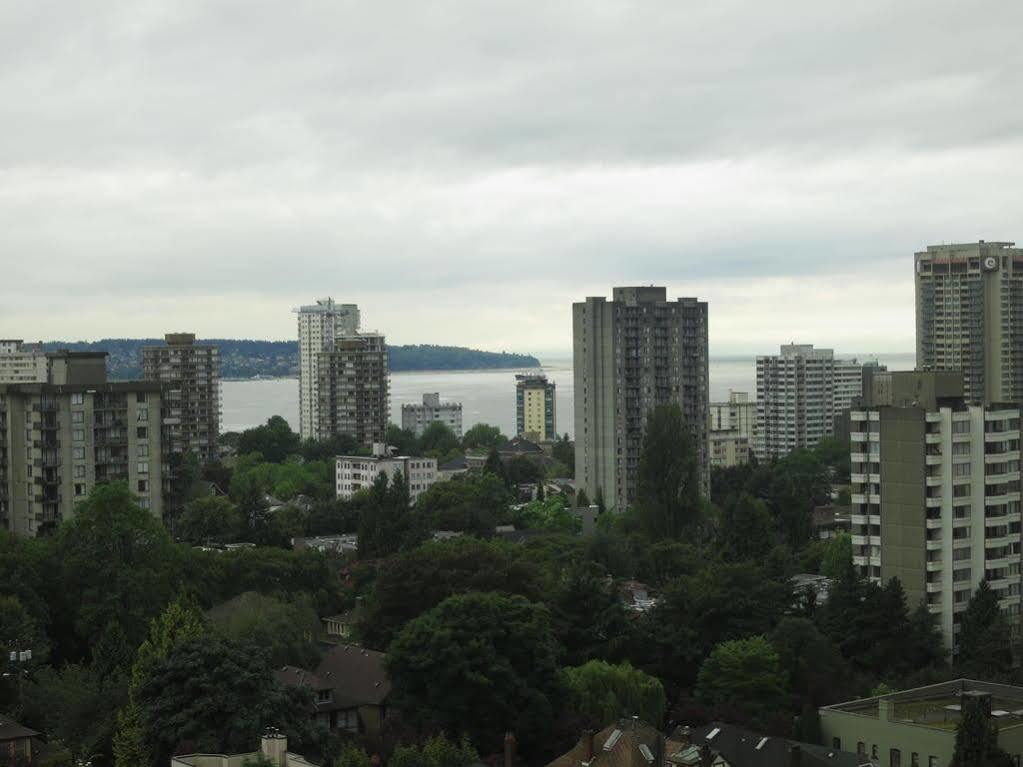 Tropicana Suite Hotel Vancouver Exteriör bild